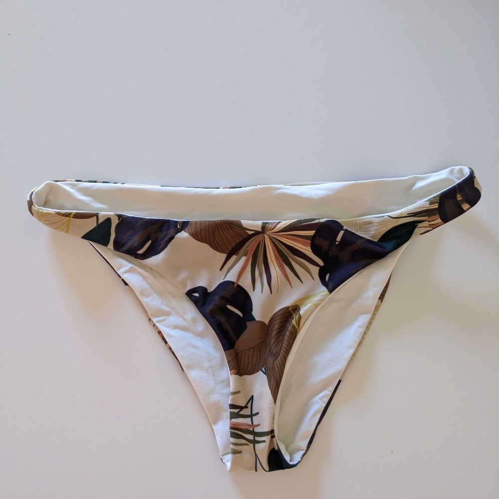 L space bikini swim bottoms size small